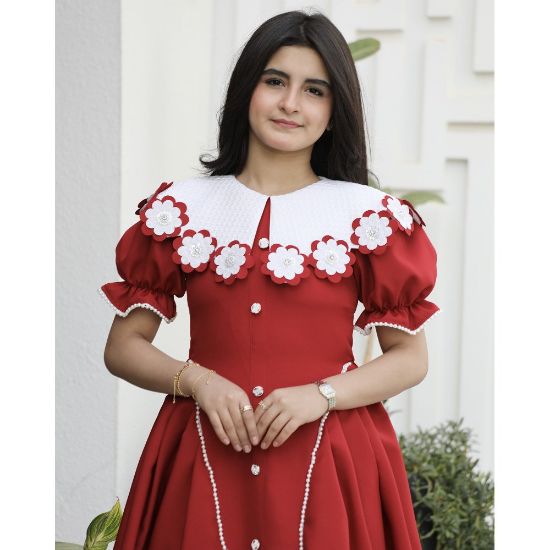 صورة فستان بناتي أحمر مرصع بالفصوص وأزرار أمامية | ألوان (أحمر، عودي) - 1176